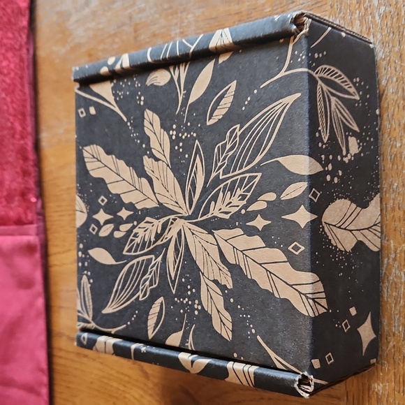 Crystal Infused Smudge Spray & Aromatherapy Roller, and Jade Scalp Massager Gift - Picture 2 of 10